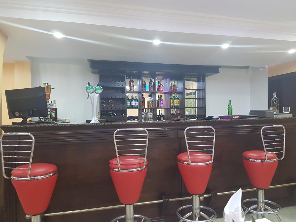 Mbayaville Hotel Douala Extérieur photo