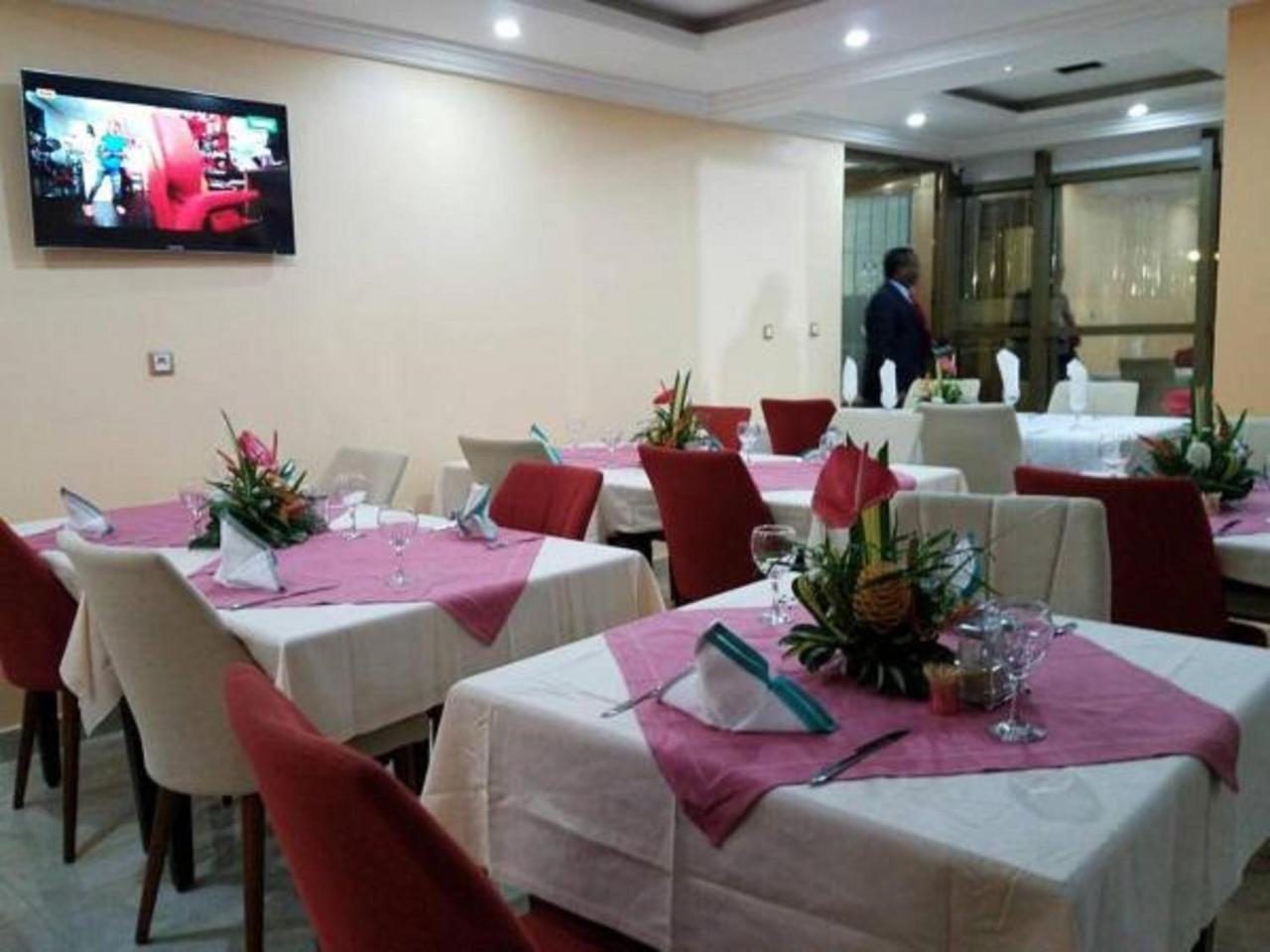 Mbayaville Hotel Douala Extérieur photo