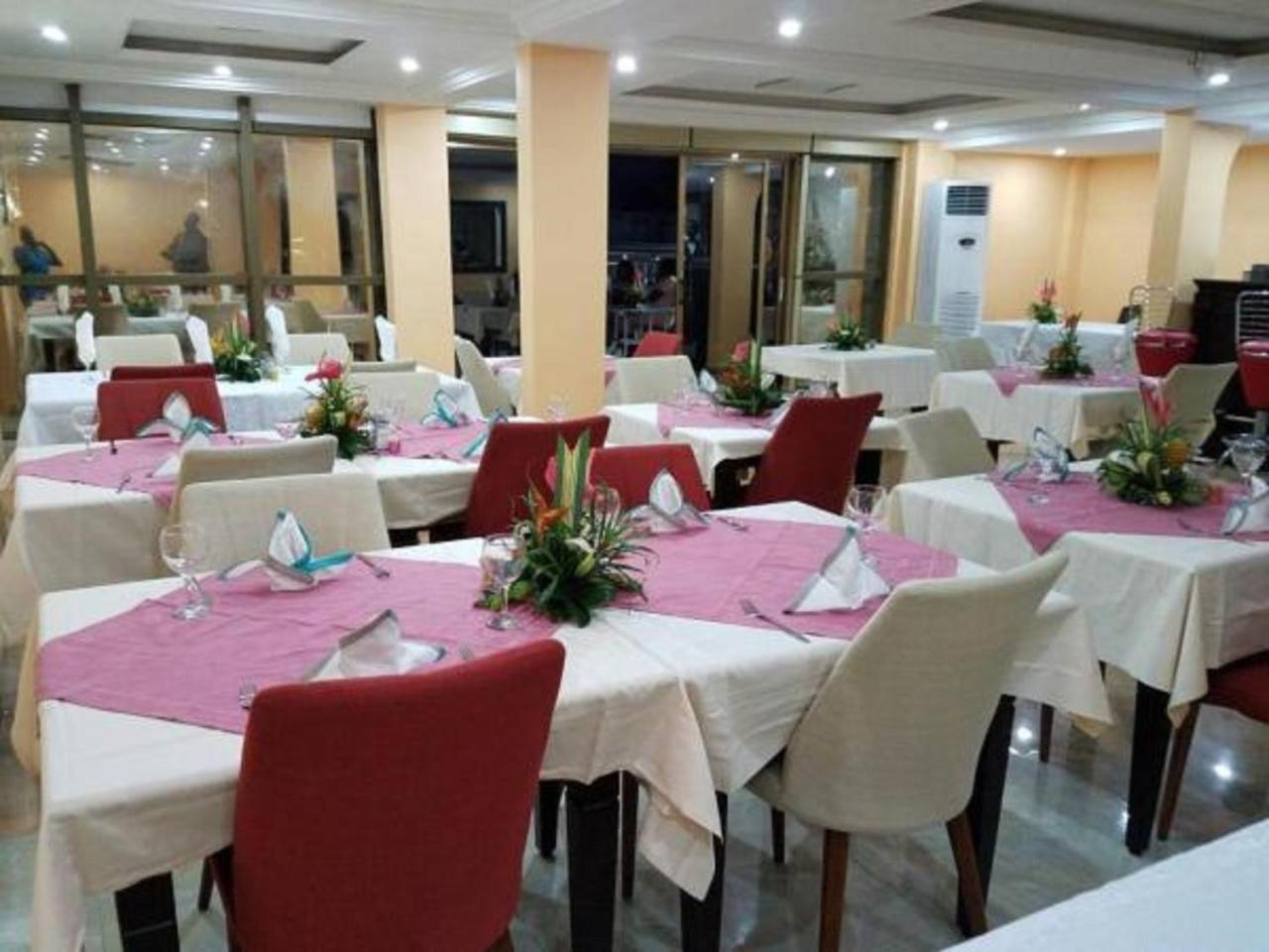 Mbayaville Hotel Douala Extérieur photo